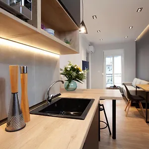 https://spade-elegant-apartments.hotelschalkidiki.net