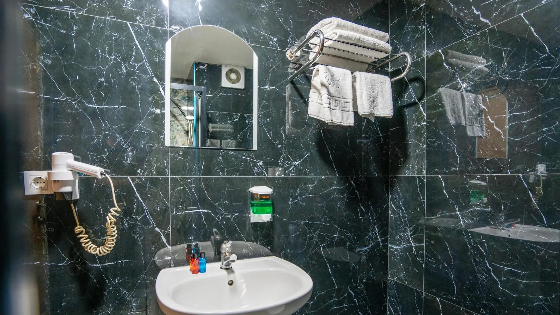 Royal Nest Hotell Istanbul 0*,